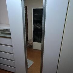 【無料でお譲りします】姿見付きクローゼットケース　白の画像