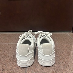 LACOSTE スニーカーの画像