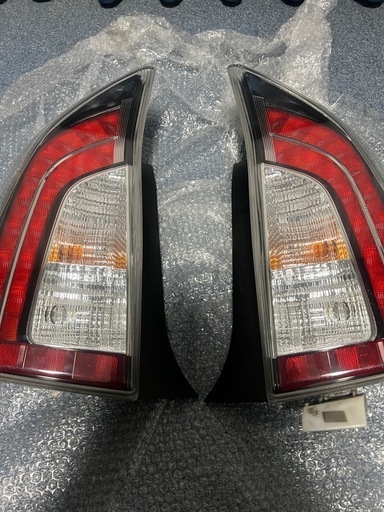プリウスG's 純正 テールライト