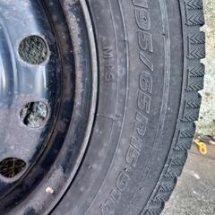 日産セレナ　スタッドレスタイヤ ホイール付 4本セット 195/65R15の画像
