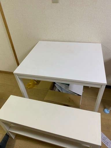 テーブル