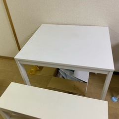 テーブル