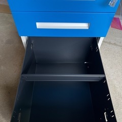 【鍵付・配達無料】そで机　オフィス家具　ブルーの画像