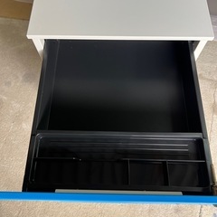 【鍵付・配達無料】そで机　オフィス家具　ブルーの画像