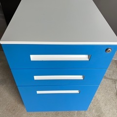 【鍵付・配達無料】そで机　オフィス家具　ブルー
