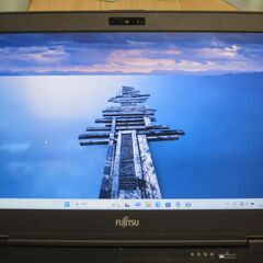 【intel第8世代i5・4コア8スレッド・バッテリー表示10時間超】富士通 LIFEBOOK U749/A【メモリ8G・Windows11・オフィスソフト付】の画像