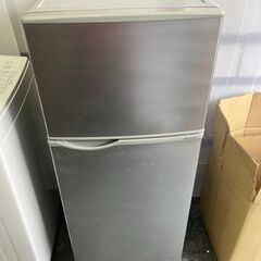 ☆中古￥12,800！SHARP　128㍑2ドア冷蔵庫　家電　2022年製　SJ-H13E-S型　幅48㎝ｘ奥行52㎝ｘ高さ116㎝　【BL151】