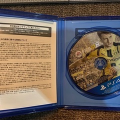 PS4 モンスターハンターワールド&FIFA17 ゲームソフトの画像