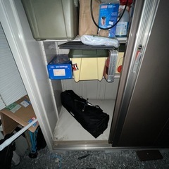 間口1488×奥行き900×2100の物置1台ともう一台の画像