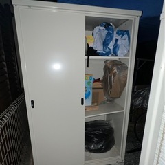 間口1488×奥行き900×2100の物置1台ともう一台の画像