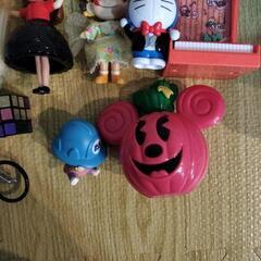 置き物　キティちゃん　ぺこちゃん　ドラえもん　ディズニー　マックの画像