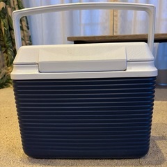 美品　Rubbermaid クーラーボックスの画像