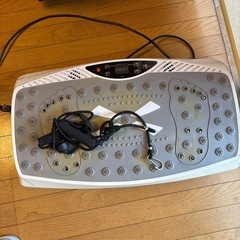 引き取り限定で振動フィットネスマシン差し上げます。