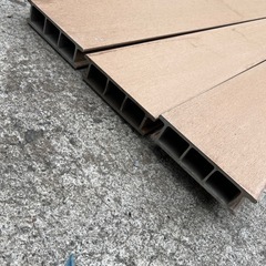 ウッドデッキ床板　樹脂素材　人工木の画像