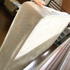 1/3まで⭐︎無料セミダブルマットレスですの画像