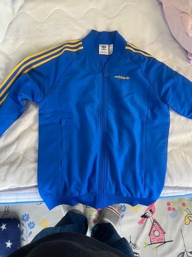 adidasトラックジャケット