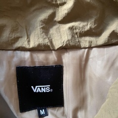 vansダウンジャケットの画像