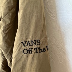 vansダウンジャケットの画像