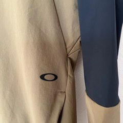 Oakleyジャケットの画像