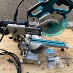 電動工具　レーザー付きスライドマルノコ