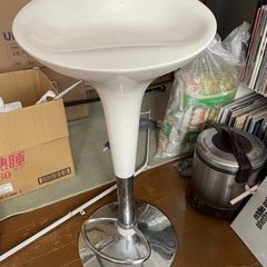 【引き取り限定】カウンターチェアの画像