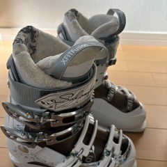 SALOMON 女性用スキー靴 Fusion Advanced ホワイトの画像