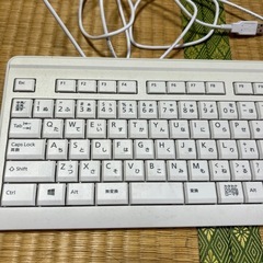 パソコンのパーツ　キーボードの画像