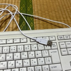 パソコンのパーツ　キーボードの画像