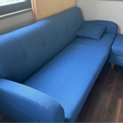 3人掛けソファー　ネイビー　オットマン・クッション付き　の画像