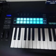 novation LAUNCHKEY49　midiKeyboardの画像
