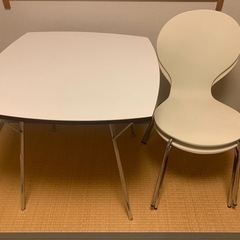 ダイニングテーブル＆チェア２脚　ホワイト