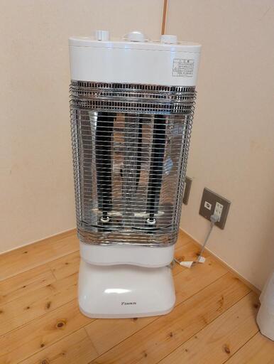 さらに値下！中古 遠赤外線ストーブ ミニホットカーペット付けます