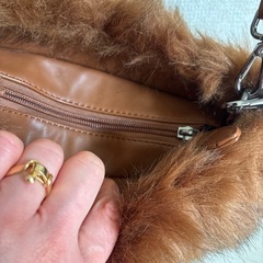 ラクーンファーバッグの画像