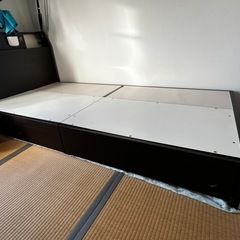 ブラウンシングルベッド収納付き　取りに来る方に限定の画像