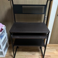 パソコン　デスクの画像