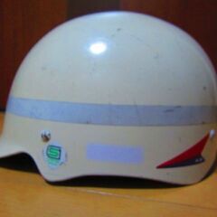 ①通学用ヘルメット・自転車用ヘルメット・白・学生用・中学校・中学生・神辺中学校・神中の画像