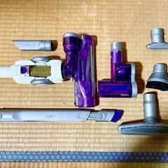 掃除機 dyson DC12の画像