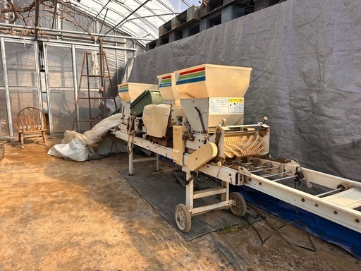 スズテック　3連種まき機