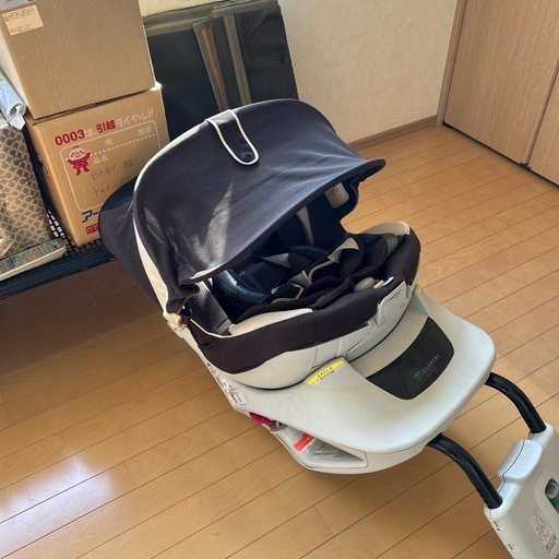 チャイルドシート　AILEBEBE