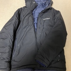 ダウンジャケット2着、シューズ2足合わせて5,000円
