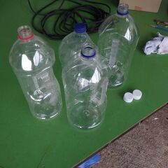 焼酎４Ⅼ、５Ⅼの　空ペットボトル、キャップ付きが欲しいです。　代...