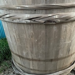大きい味噌樽の画像
