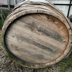 大きい味噌樽の画像