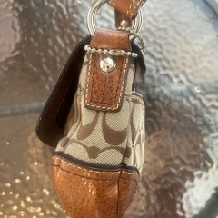 No.4  値下げ❗️
オシャレな【COACH】のハンド👜バッグの画像