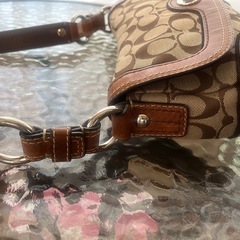 No.4  値下げ❗️
オシャレな【COACH】のハンド👜バッグの画像