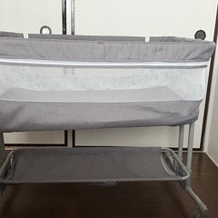 ベビーベッドの画像