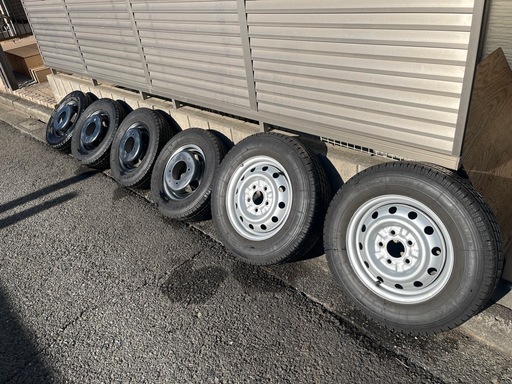 スタッドレスタイヤ ボンゴトラック ダブルタイヤ (ぽん) 番田のタイヤ