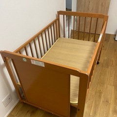 ベビーベッドの画像