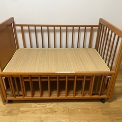 ベビーベッドの画像
