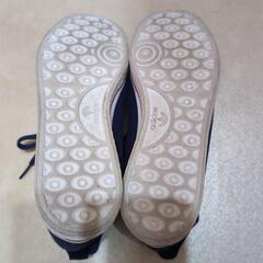 adidas スニーカー 24.5の画像